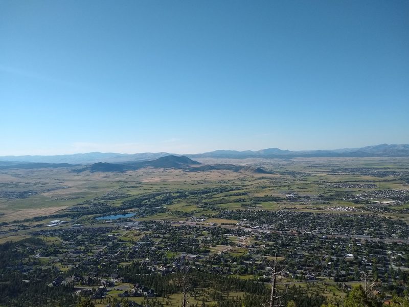 A higher view of the city with some nice spots to sit