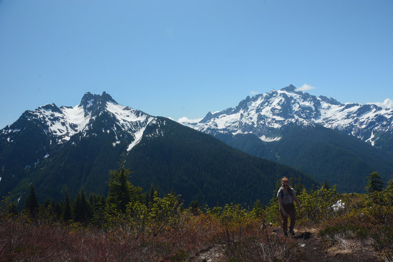 The knob at just over 5,200 feet offers amazing views of Sefrit, Shuksan, and Baker.