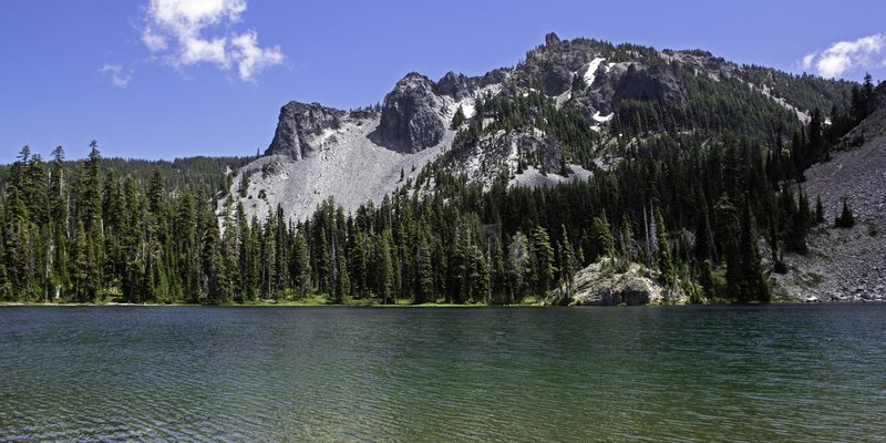 Cliff Lake, looking towards the flanks of Devil's Peak. 6 July 2020