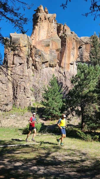 Running below a cool outcropping in Calaveras Canyon.