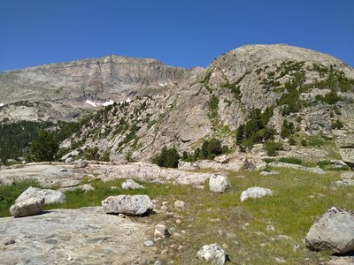 The east face of Mt. Baldy, 11,857 ft. (center left), is behind the nearby knoll (right) at the junction of the CDT/Fremont Trail and Baldy Lakes Trail.