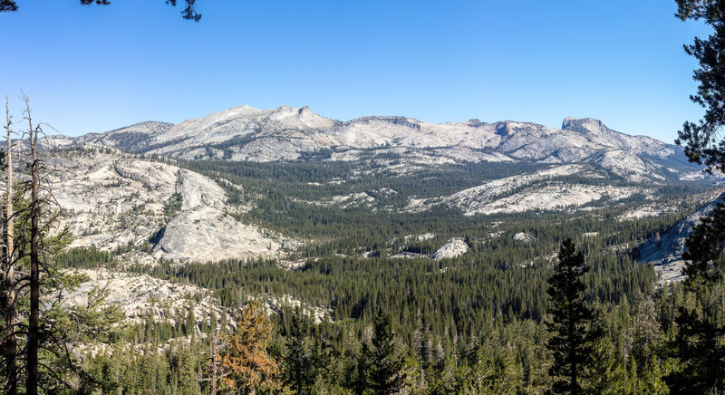 Cathedral Range from the ascent to Sunrise Lakes