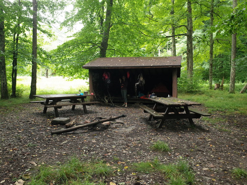 House Log shelter.     Not a bad shelter. even a nice communal folding chair left for users to relax on.