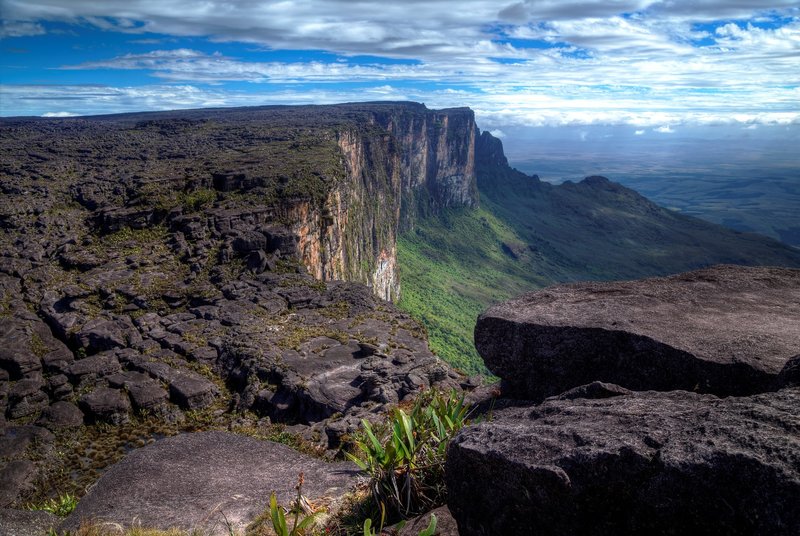 The highest point at Mount Roraima "Monte Roraima, ponto mais alto.jpg" by Tinhojv is licensed under CC BY-SA 4.0