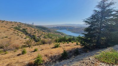 View to Lake Eymir on Nefes Nefese İniş Rotası (trail).