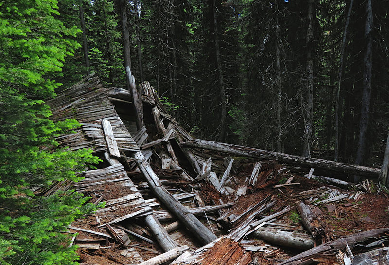 The old cabin along the trail.