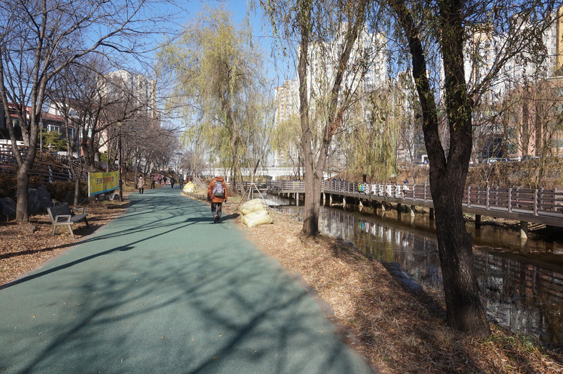 Seoul Trail at Seongnaecheon Stream