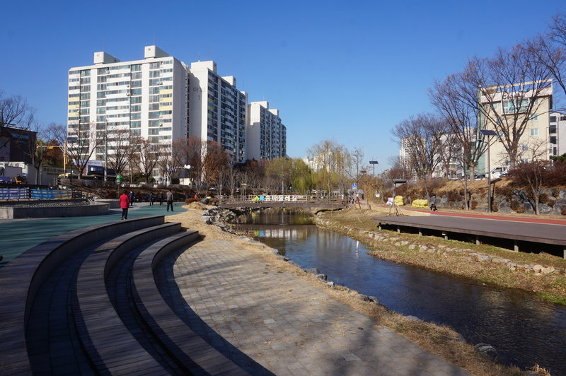 Seoul Trail at Seongnaecheon Stream