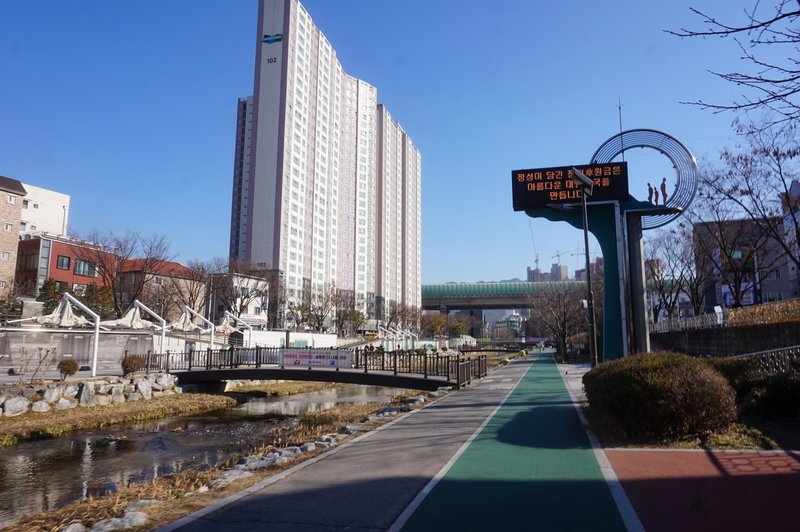 Seoul Trail at Seongnaecheon Stream