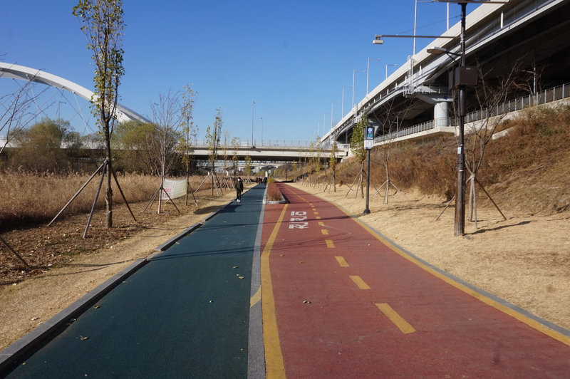 Seoul Trail at Jangjicheon Stream