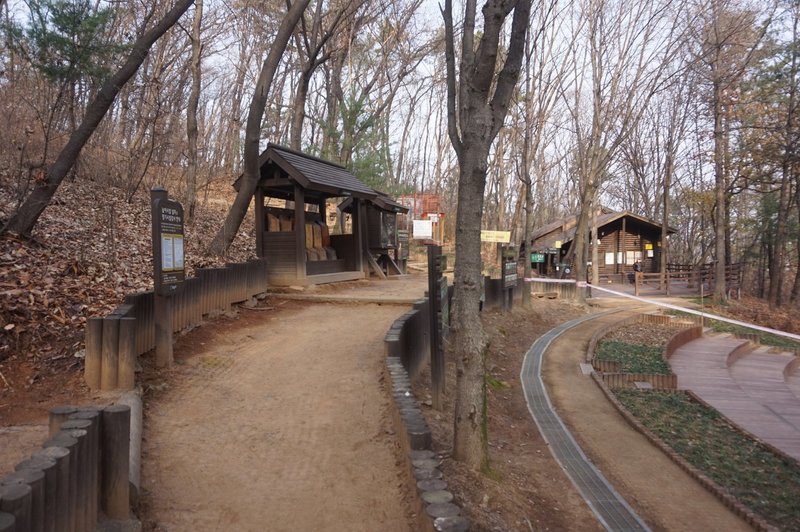 Seoul Trail on Daemosan Mountain