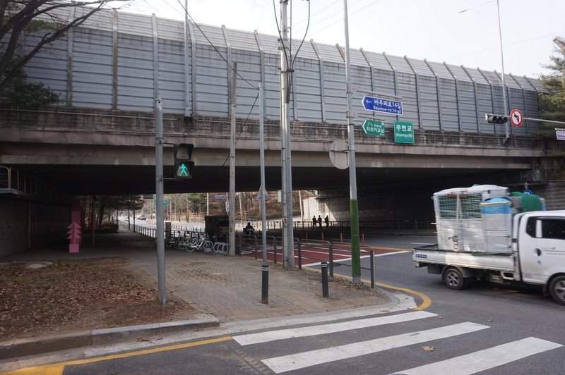 Seoul trail goes under Umyeongyo Bridge on Baumoe-ro