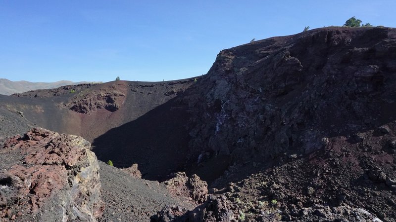 Cliffs over the Big Craters