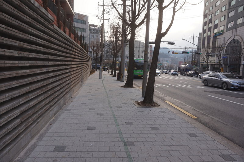 Section 8 of the Seoul Trail on Jinheung-ro, taken on 10th of December 2020