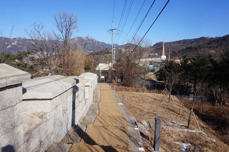 Seoul City Wall Trail towards Changuimun gate