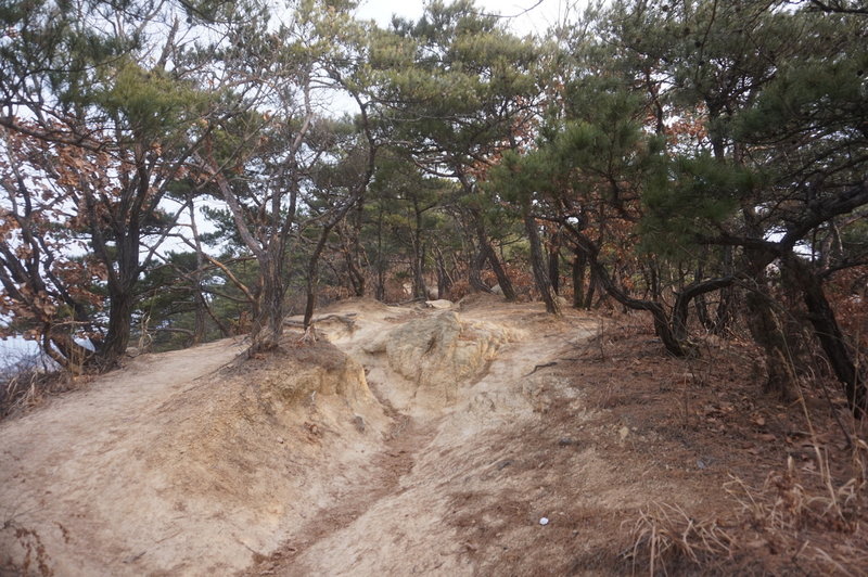 Bukhansan Traverse towards Jokduribong Peak