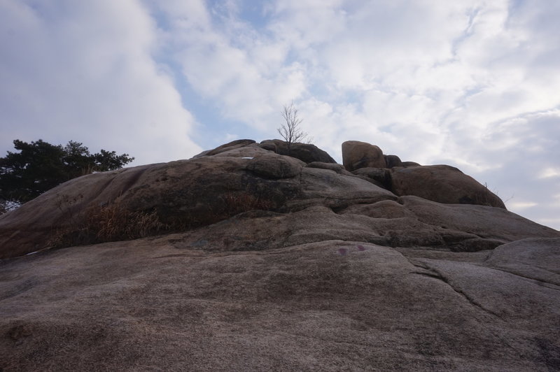 Jokduribong Peak is a restricted area for safety.