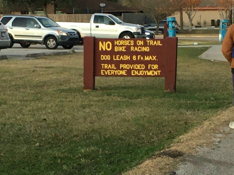 Trailhead rules sign