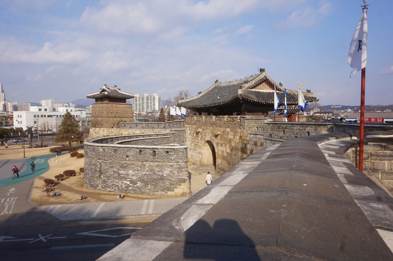 Hwaseong Fortress Loop at the Hwaseomum Gate.