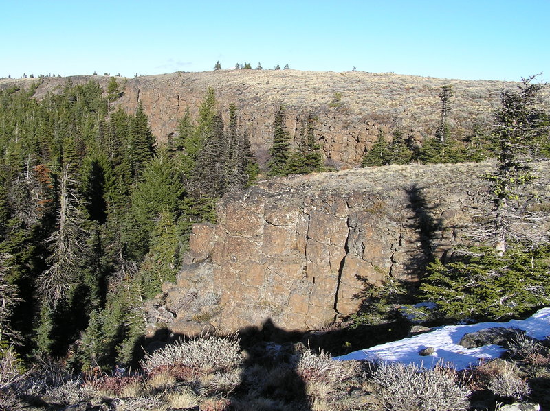 Lookout Mountain summit from trail.