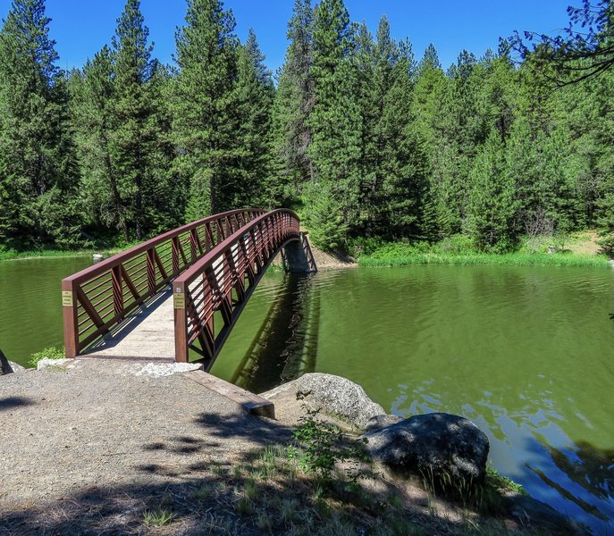 The bridge at the trailhead