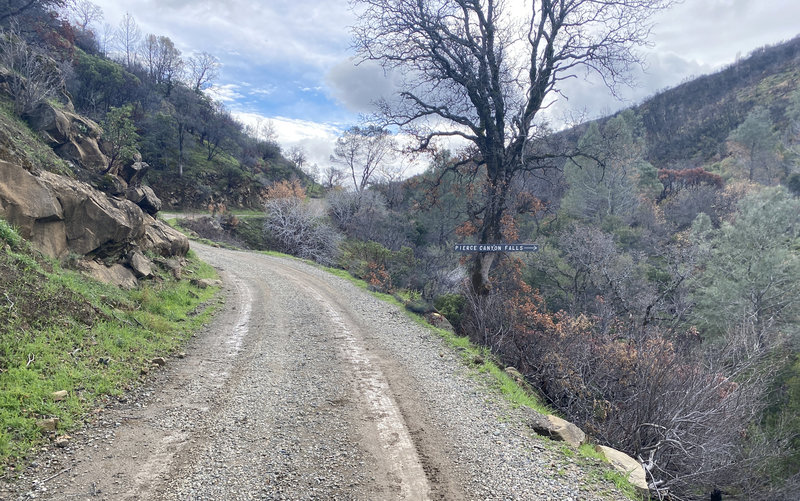 End of the trail (even though you can continue on the road for another 1.5 miles).