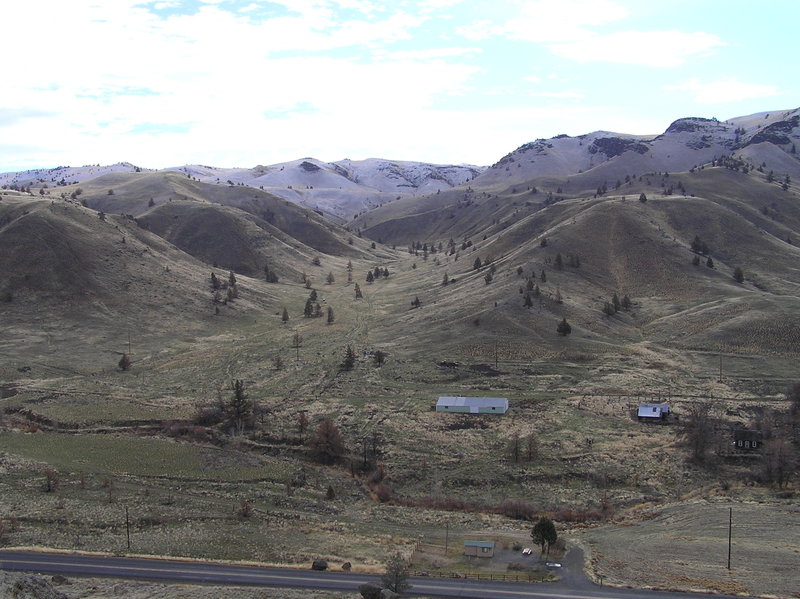 Photo showing alternate entrance to Spring Basin from north via Hwy 218 (01-02-2019)