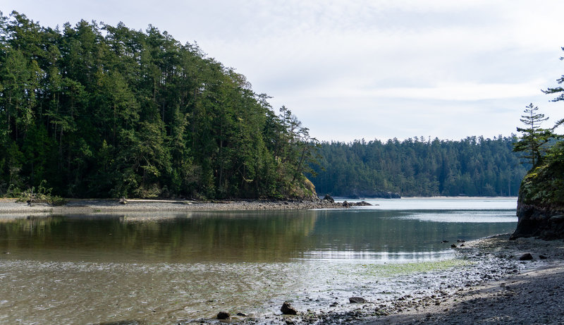 A bay on the way out to Lighthouse Point.