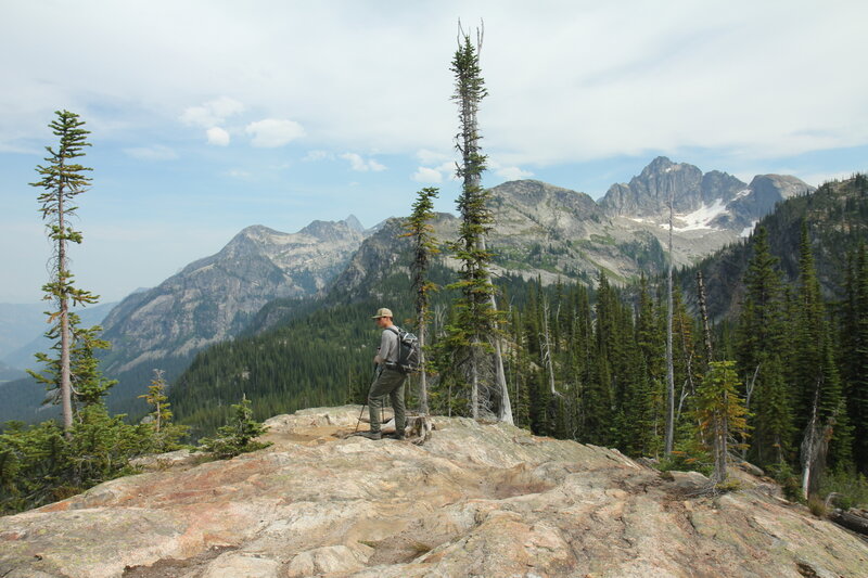 Rocky outcropping just before Gwillim Lakes.