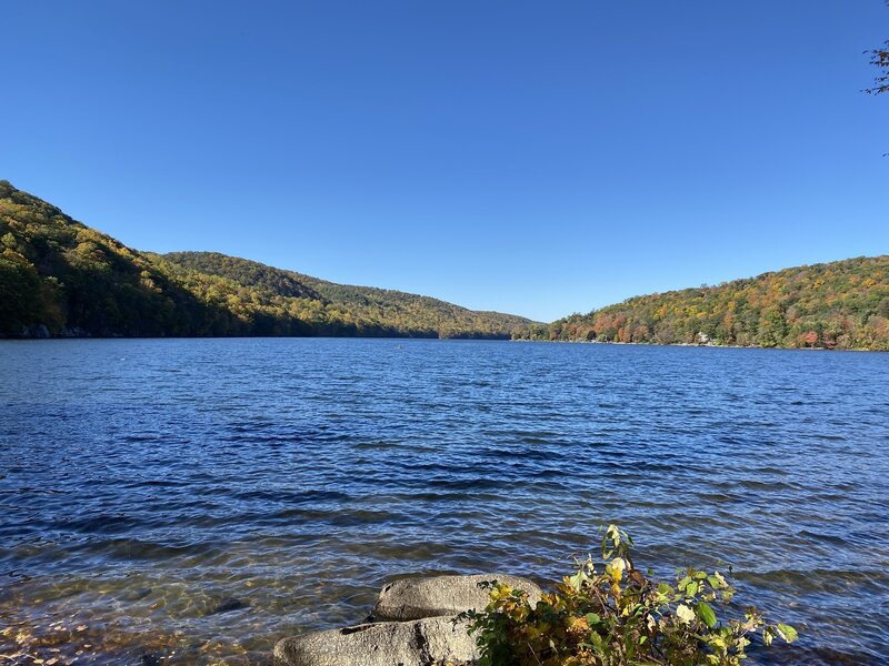 Squantz Pond as seen from the White Trail