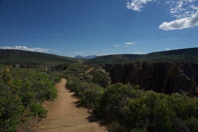 The trail leading out to Devils Lookout Trail.