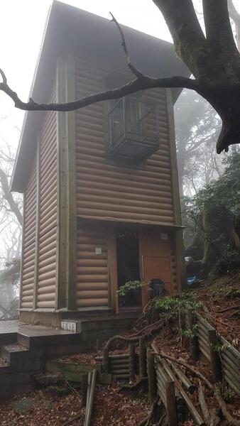 A cloudy Takasura Shelter