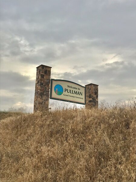 Welcome to Pullman sign mentioning the greenway