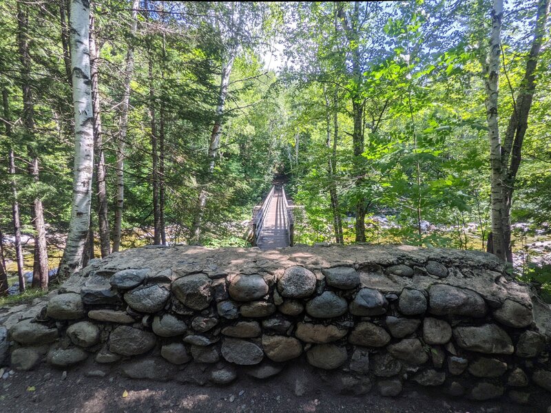 Transition from Lincoln Woods Trail to Franconia Brooks Trail.