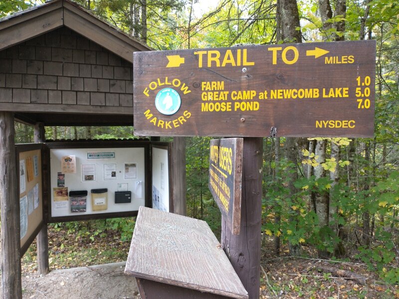 Trailhead sign in and information.