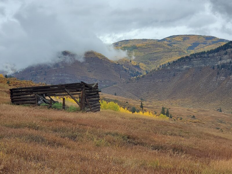 Old barn along the Haymeadow Trail above Minturn.