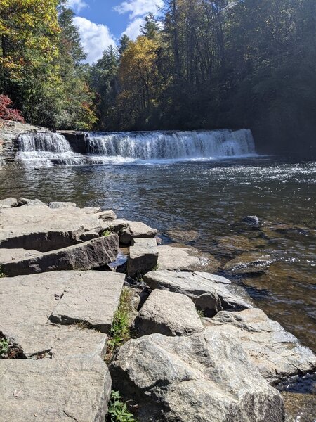 Area just below Hooker Falls features lots of flat rocks.