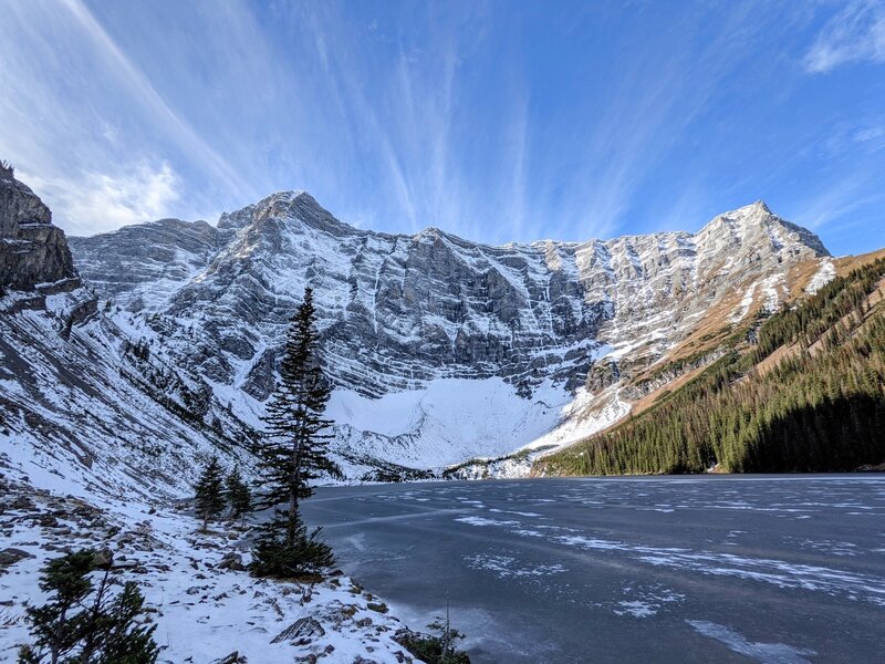 Coming around Rawson Lake with a view of the Mount Sarrail amphitheater