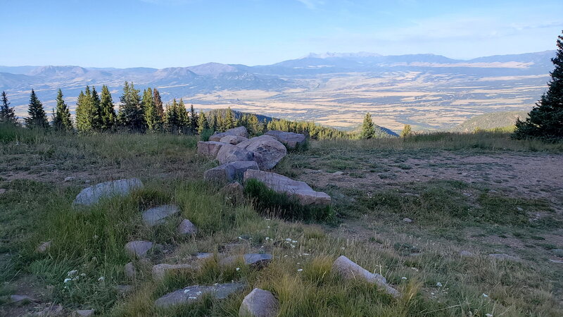 View along the Greenhorn Trail.