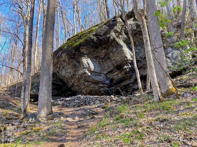 Massive natural rock shelter