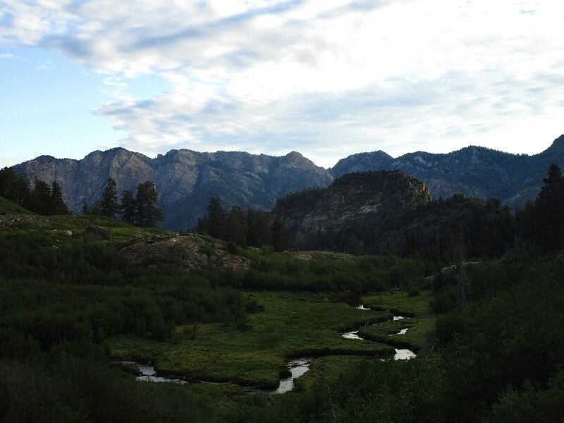 Basin just below Twin Peaks