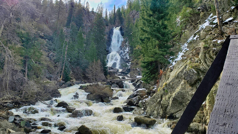 Lower Fish Creek Falls from the footbridge.
