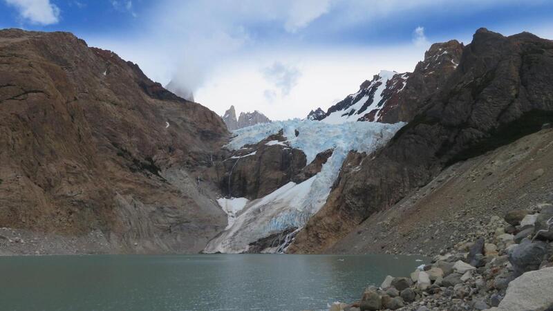 A good look at the glacier that feeds Lago Piedras Blancas.