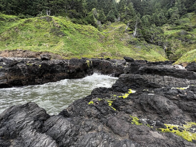 Inlet close to the trail.