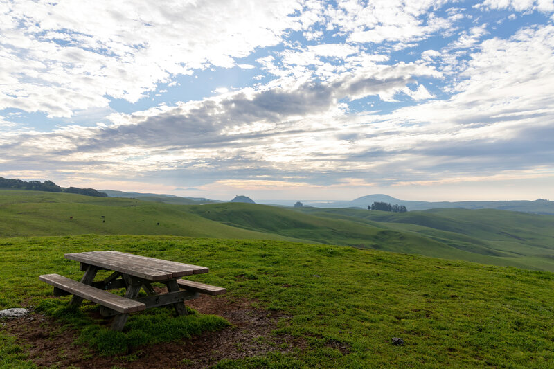 Picnic table at Three Bridges Vista Point