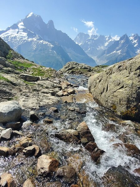 The stream draining Lac Blanc