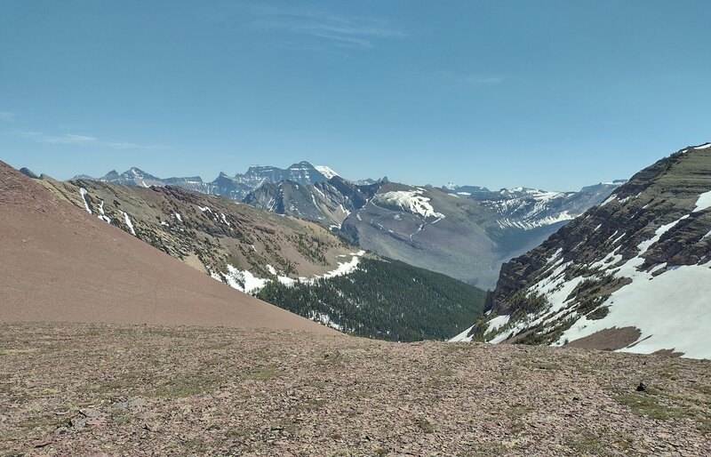 Rugged peaks and terrain looking southeast from just below the Mt. Carthew/Mt. Alderson saddle on the saddle's south side.