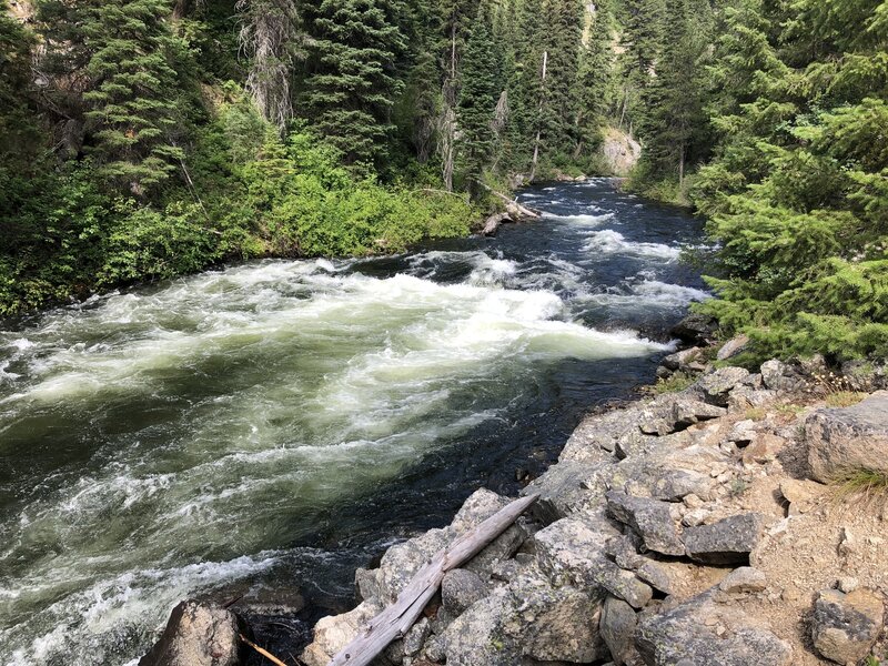 Trail runs right along the river for the first 1.5 miles. Amazing!!