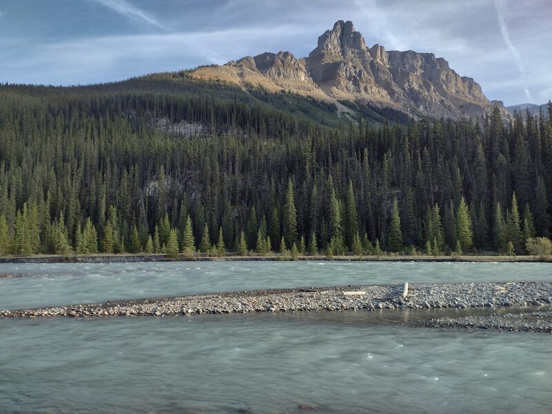 An interesting looking peak to the south, across the Alexandra River.