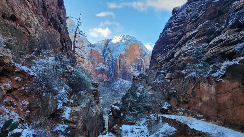 The refrigerator section. Looking out towards the main canyon.